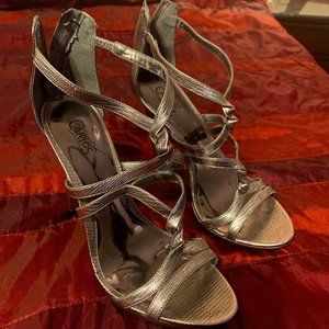 Carlos by Carlos Santana Pewter Strappy Sandals/Heels (8.5 M)